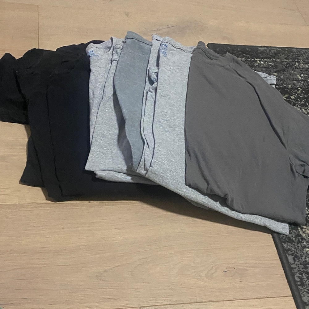 5lbs of  men’s tees - size L